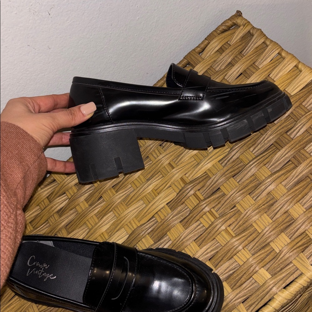 Classic Black Loafers for Women - Picture 5 of 6